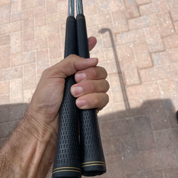 Wilson system 1200 pitching and sand wedge 
Set in right hand - Picture 3 of 5